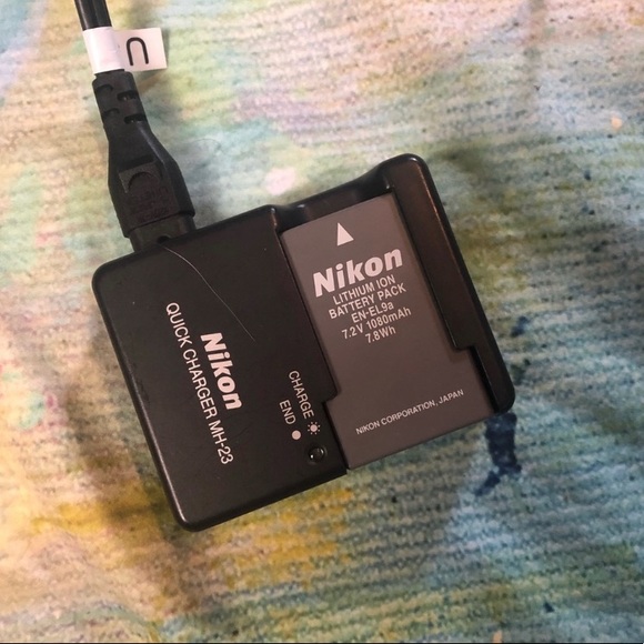 Nikon D3100 Brand new used twice will include battery and batt charger - Picture 2 of 6